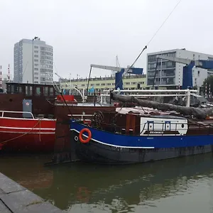 boat-apartment-rotterdam.amsterdamhotelsnl.com/