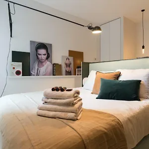 https://canal-suite-city-centre.amsterdamhotelsnl.com